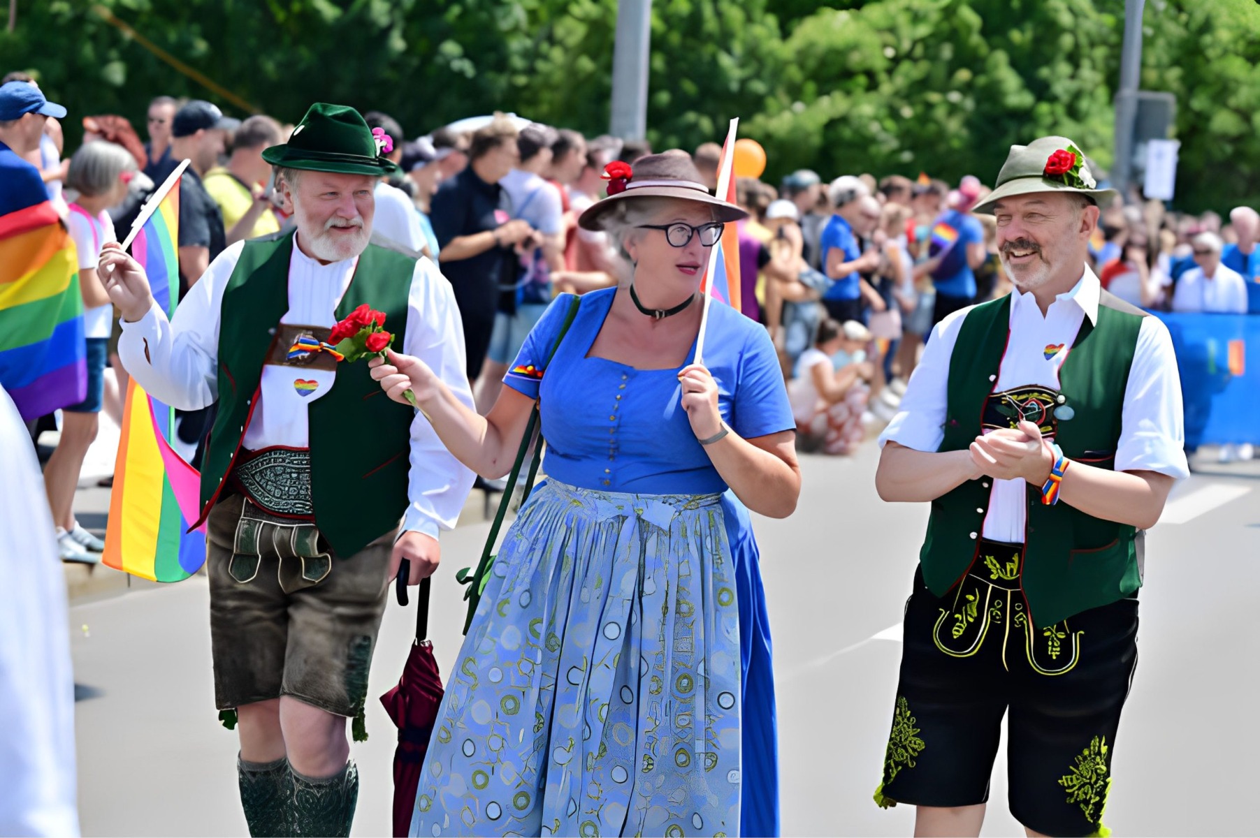 a man in a Bavarian shirt and a woman in a Trachten blouse and skirt